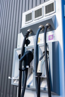 sokak elektrikli araçların şarj