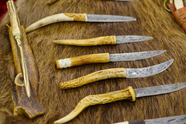 El yapımı bıçak kürk avcıları için