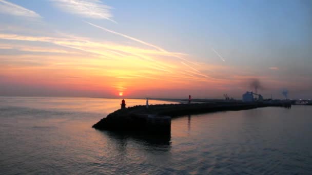 黎明时分到了多佛渡轮出发从勒阿弗尔 — 图库视频影像