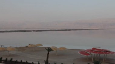 Ölü Deniz ve otel Beach