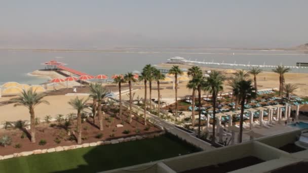 Мертвое море и пляж отеля — стоковое видео