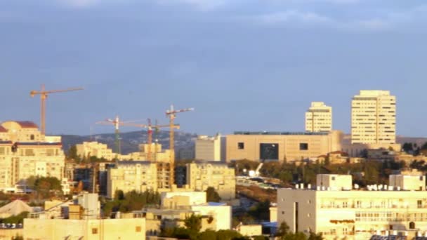 Współczesnej zachodniej Jerozolimy w zimowych z "harfa David Bridge" — Wideo stockowe