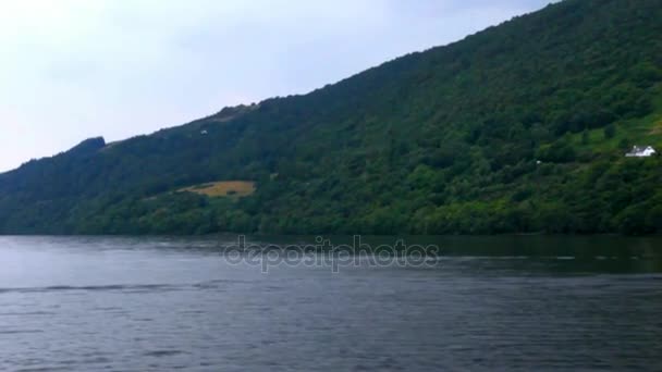 Mest berömda sjön i Skottland - Loch Ness — Stockvideo