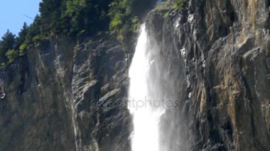 Staubbach tarihleri arasında Lauterbrunnen Vadisi, İsviçre