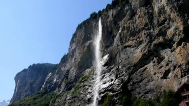 Staubbach tarihleri arasında Lauterbrunnen Vadisi, İsviçre