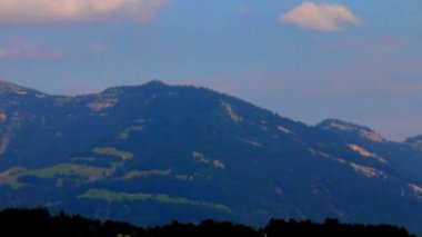 Dağları yakınında Lake Lucerne, İsviçre