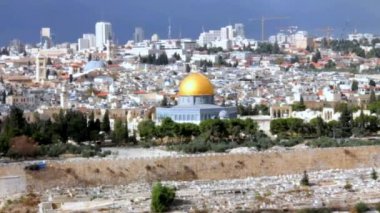 Rock ve Al-Aqsa zeytin Dağı haliyle cami kubbesi. Jerusalem.