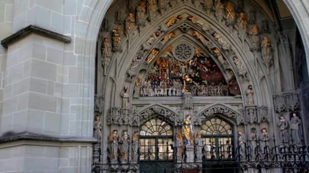 Facade and Main Portal of Bern Cathedral. Switzerland — Stock Video
