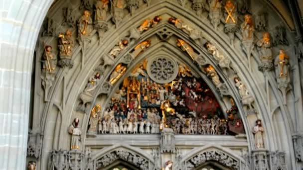 Facade and Main Portal of Bern Cathedral With Gothic Detail Named "the Last Jud — Stock Video