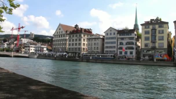 Θέα στη Ζυρίχη με τον ποταμό Limmat. Ελβετία, — Αρχείο Βίντεο