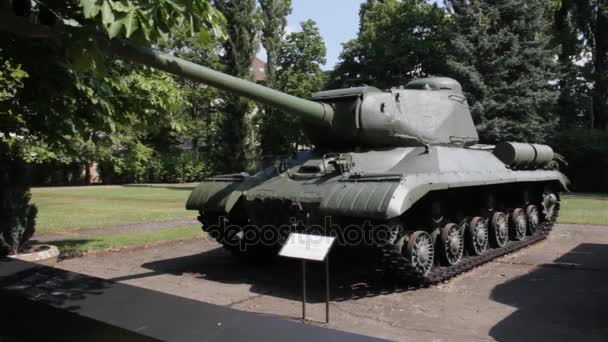 Zware Tank Is-2 (Iosif Stalin) — Stockvideo