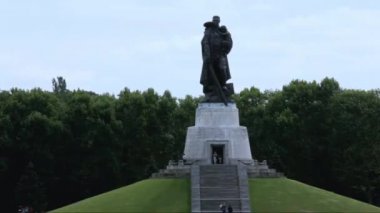 Sovyet savaş anıtı treptower park, berlin, Almanya