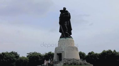 Sovyet savaş anıtı treptower park, berlin, Almanya