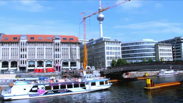 Berlin Se från floden Spree — Stockvideo