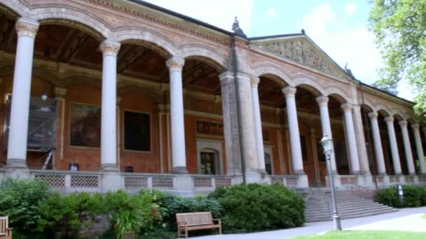 Trinkhalle (Pump House) en el complejo de spa Kurhaus en Baden-Baden, Alemania — Vídeos de Stock