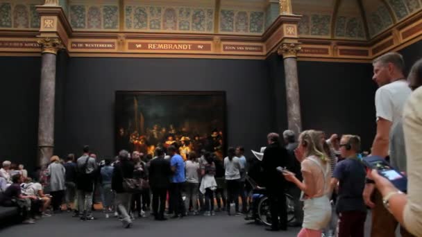 La Sala en el Museo Nacional Rijksmuseum en Amsterdam Con la famosa Vigilia Nocturna Mundial por Rembrandt — Vídeos de Stock