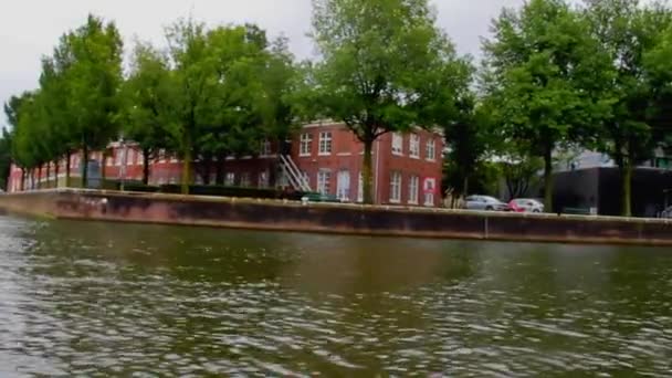 El viejo Amsterdam. Vista desde barco turístico — Vídeo de stock