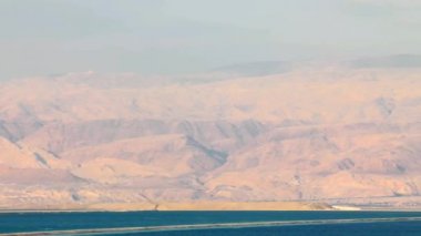 Ölü deniz manzara Jordan dağ zemin üzerine