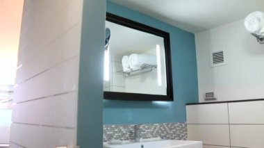 Tuvalet ve duş odasında Modern otel