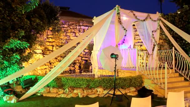 Esküvői szertartást zsidó hagyományok. esküvői ernyővel (chuppah vagy huppah). — Stock videók