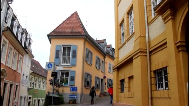 在巴登-巴登中心旧街石路面 — 图库视频影像