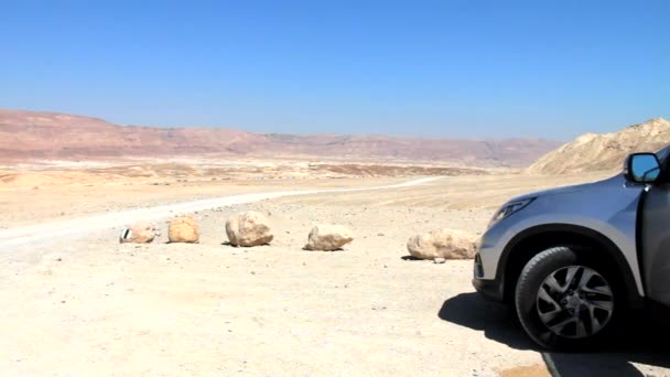 Viaje en jeep en el desierto de Judea — Vídeo de stock