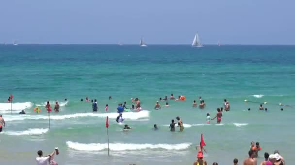 북쪽 지중해 바다 해변에 주말입니다. 텔아비브 — 비디오