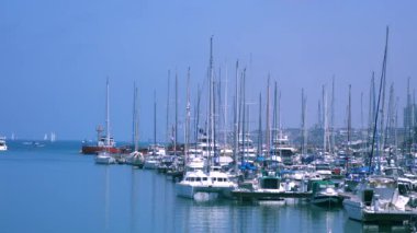 Marinada demirli lüks sürü yatlar