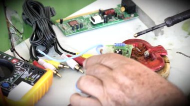 Elektronik bileşen lehimleme