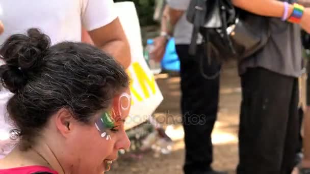 Voorbereiden van de Gay Pride Parade in Tel Aviv, Slow Motion — Stockvideo