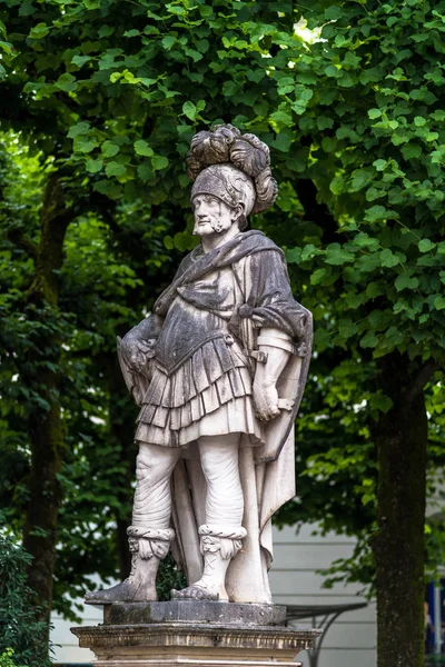 Mirabell Castle yakınındaki Mirabell bahçe heykeli. Salzburg. Avusturya — Stok fotoğraf