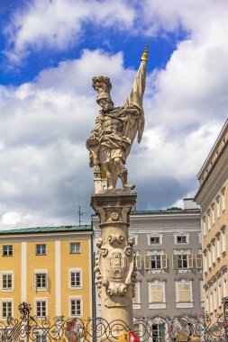 Avusturya, Salzburg 'un Alter markt kare üzerindeki St. Florian heykeli