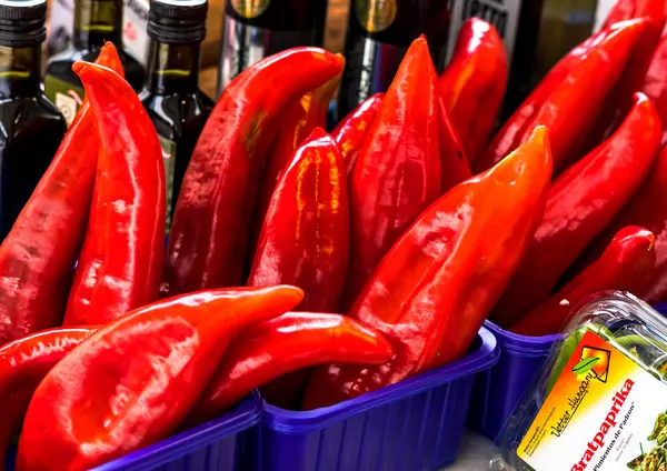 Red peppers on city street market — Stock Photo, Image