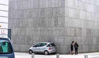 Üniversite Mozarteum Salzburg