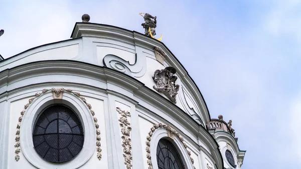 Collegiate Church (Kollegienkirche) en af de vigtigste og smukkeste barok arkitektur i Salzburg - Stock-foto