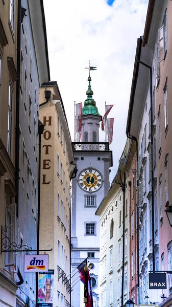 Veduta delle famose strade medievali di Salisburgo, Austria — Foto Stock