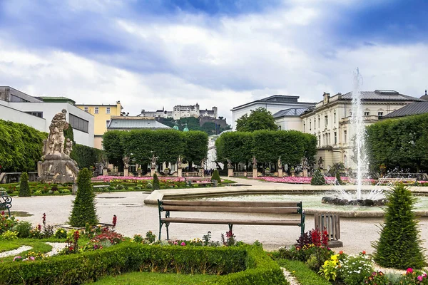Mirabel ogród w pobliżu zamku Mirabell. Salzburg. Austria — Zdjęcie stockowe