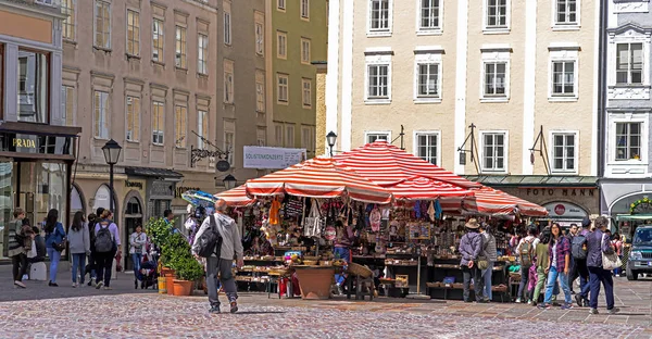 Tienda de recuerdos y regalos en Salzburgo, Austria . — Foto de Stock