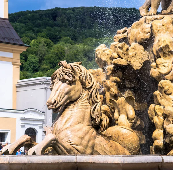 Austria, Salzburg, fountain on Residenzplatz — 图库照片