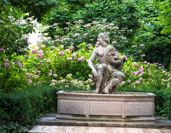 La fontaine "Suzanne" fut créée en 1700. Uthor Hans Waldburger. Salzbourg. Autriche — Photo