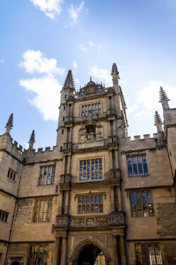 Beş sipariş Oxford Bodleian Kütüphanesi konut Kulesi