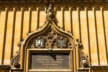 Beş Oxford Bodleian Kütüphanesi konut sipariş kulesinde dekorasyon detay
