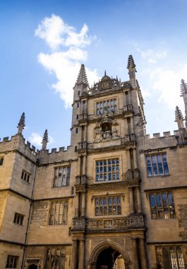 Beş sipariş Oxford Bodleian Kütüphanesi konut Kulesi