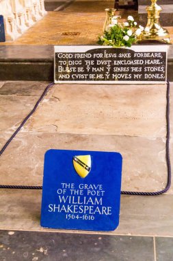 Ünlü İngiliz oyun yazarı ve şair William Shakespeare mezarını