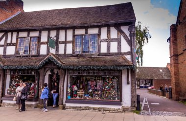 Henley Street içinde merkezi Stratford Upon Avon, Warwickshire tanımlanamayan turistler. İngiltere, Amerika Birleşik Devletleri, Batı Avrupa