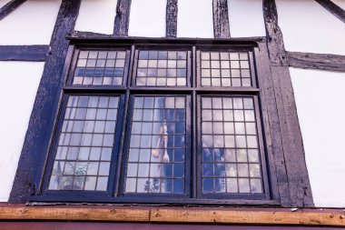 İngiliz vintage house windows eski şehir.