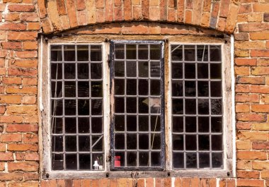 İngiliz vintage house windows eski şehir.