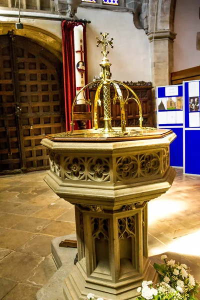 Interiér kostela Nejsvětější Trojice v Stratford nad Avonou — Stock fotografie