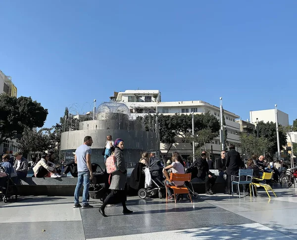 Tel Aviv Israel January 2020 Tourists Locals New Dizengoff Square — Stock Photo, Image