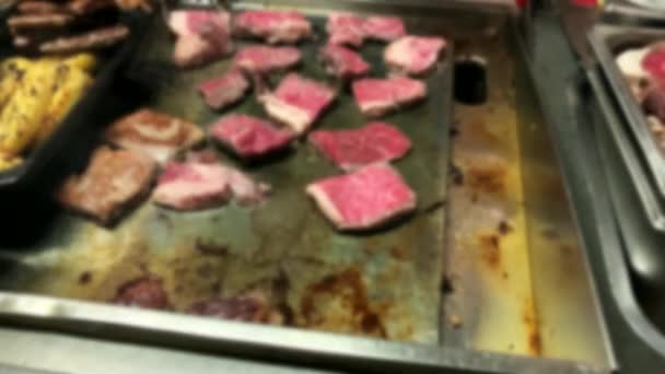 Preparación Filete Una Estufa Eléctrica Apetitivos Trozos Carne Res Frita — Vídeo de stock